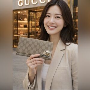 Gucci Wallet GG Canvas and Leather Monogram Britt Continental Long Wallet Gucci